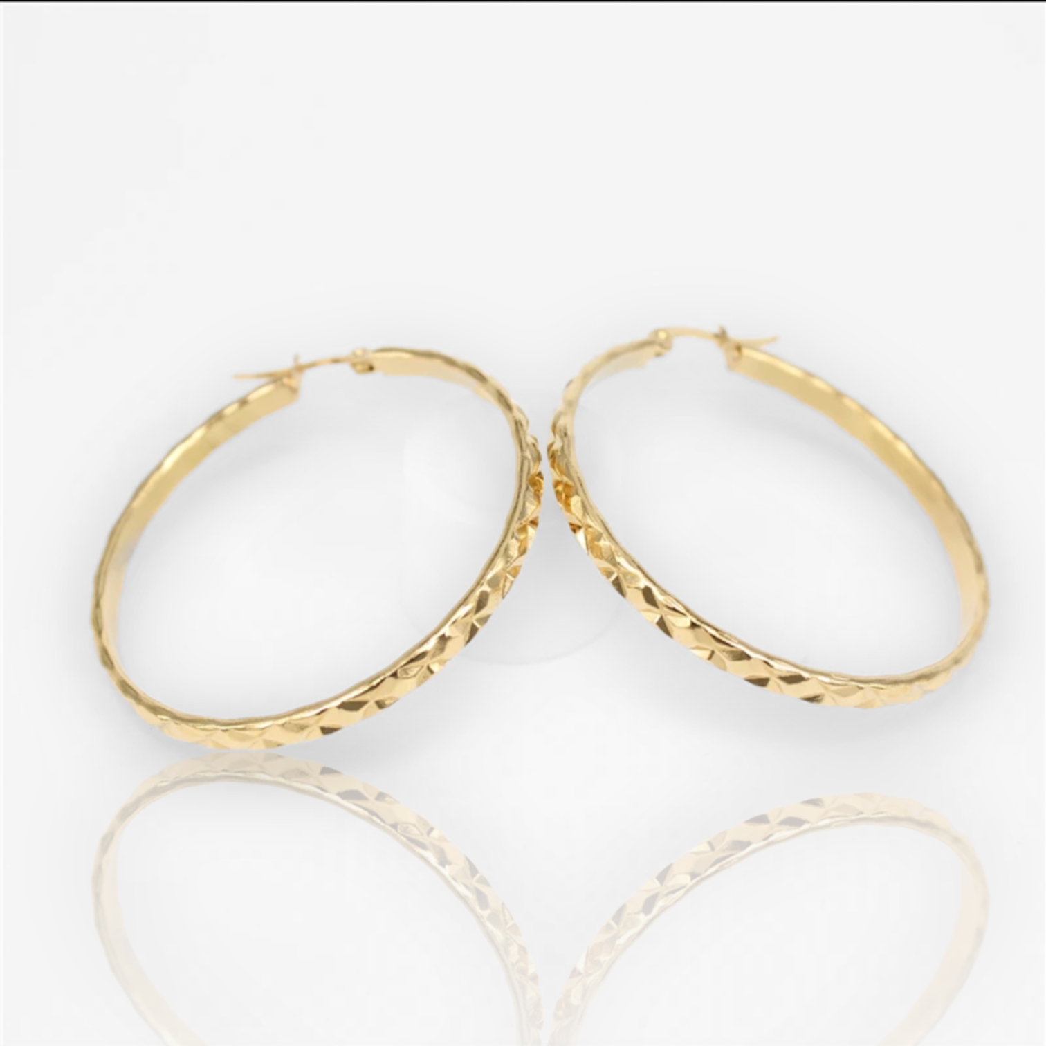 D'or Hoops