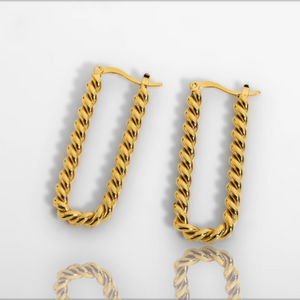 Olivia Hoops